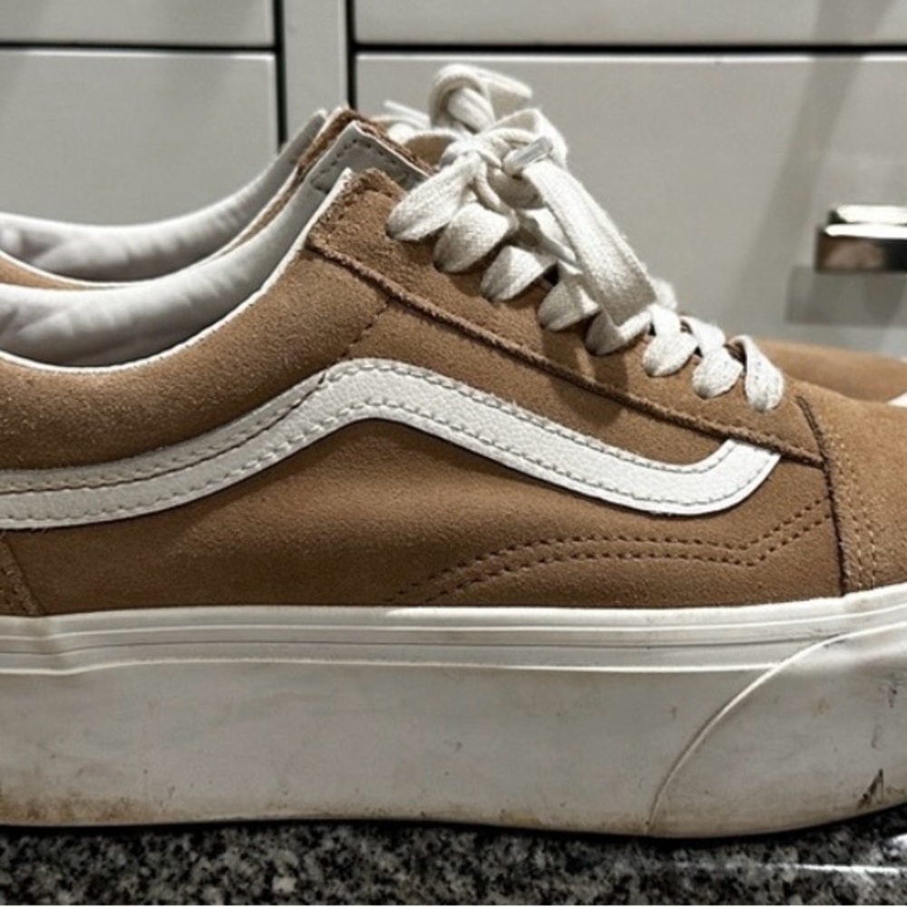 OLD SKOOL STACKFORM SOFT SUEDE SHOE -
VANS - Men's US 7 - Woman's US 8.5
